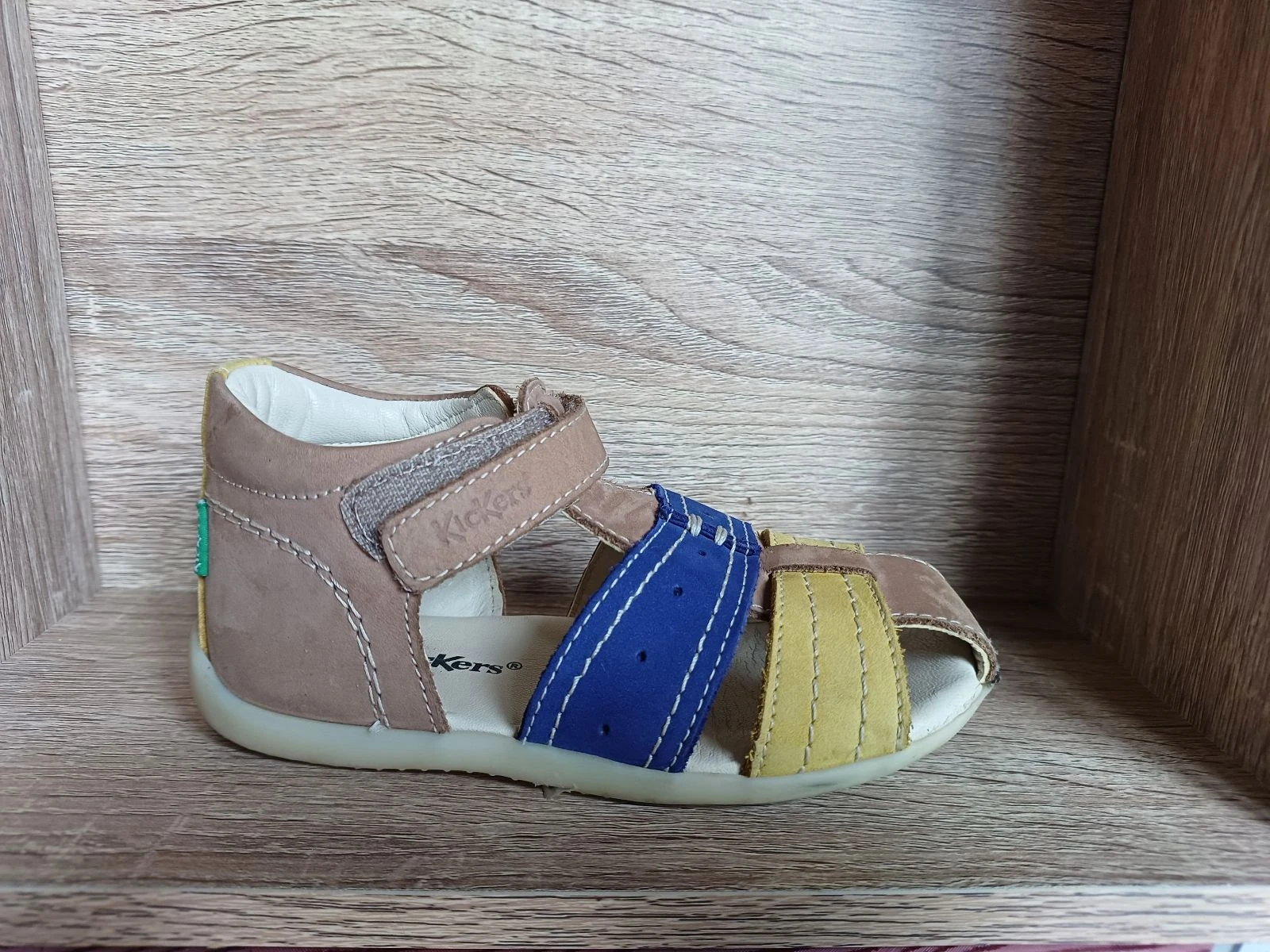 Sandales nu pied kickers pointure 26